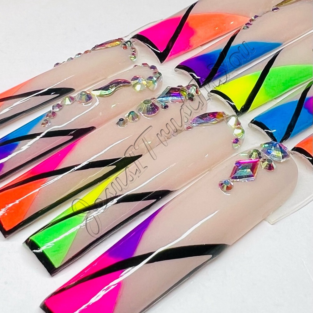 Neon Geometric Nail Set with Rhinestones - Picture 6 of 6